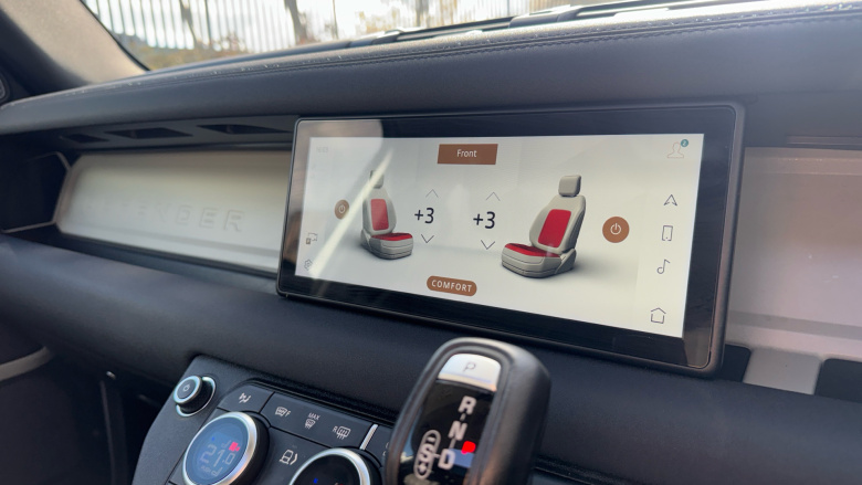 Land Rover Defender 3.0 D300 SE 110 5dr Auto Diesel Estate